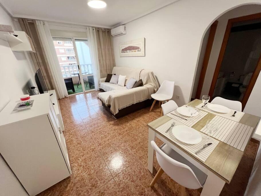 Nice And Central Apartment Torrevieja Exterior photo